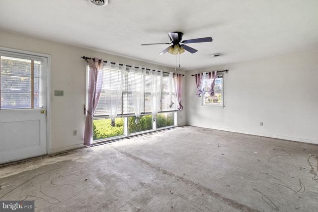 941 W MILL ST, Quakertown, PA 18951