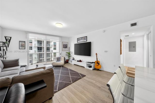 1010 SW 2nd Ave 1605, Miami, FL 33130