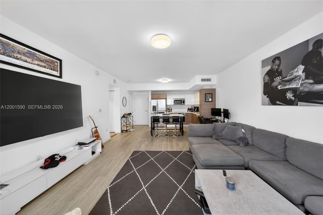 1010 SW 2nd Ave 1605, Miami, FL 33130