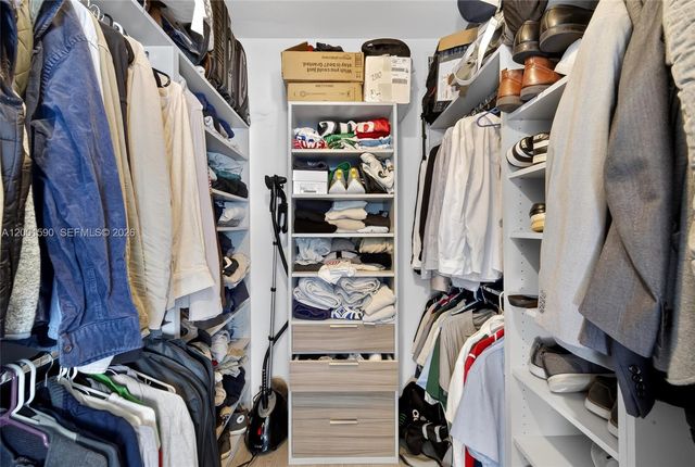 1010 SW 2nd Ave 1605, Miami, FL 33130