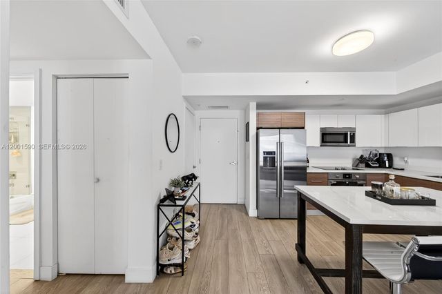 1010 SW 2nd Ave 1605, Miami, FL 33130