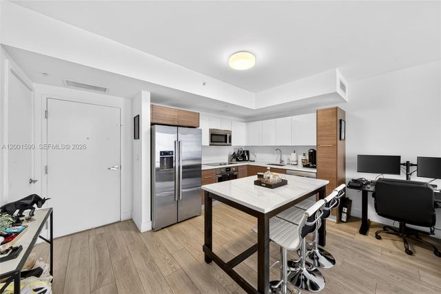 1010 SW 2nd Ave 1605, Miami, FL 33130