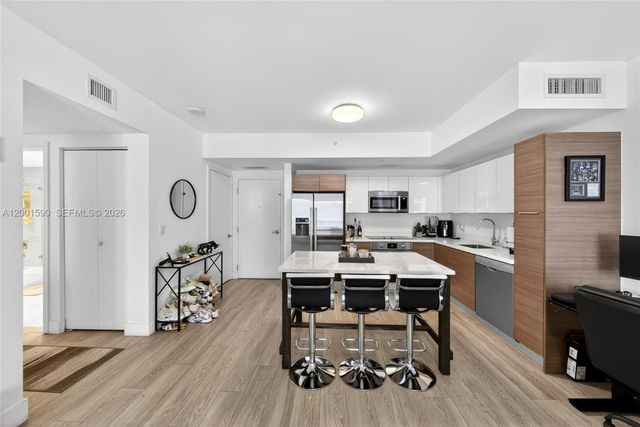 1010 SW 2nd Ave 1605, Miami, FL 33130