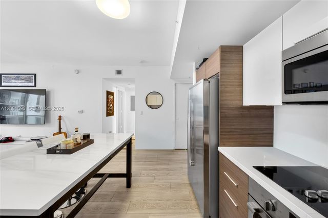 1010 SW 2nd Ave 1605, Miami, FL 33130