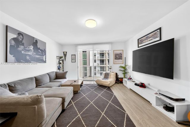 1010 SW 2nd Ave 1605, Miami, FL 33130