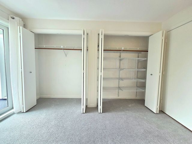 212 Humphrey St 202, Marblehead, MA 01945