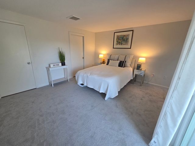 212 Humphrey St 202, Marblehead, MA 01945