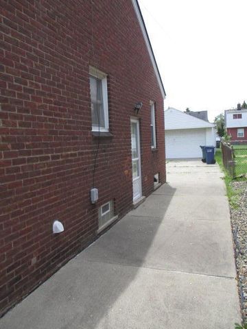 1425 Moran Avenue, Lincoln Park, MI 48146