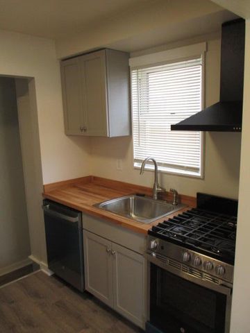 1425 Moran Avenue, Lincoln Park, MI 48146
