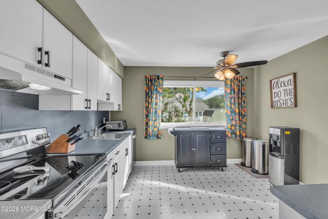 2 Colony Court, Hazlet, NJ 07730