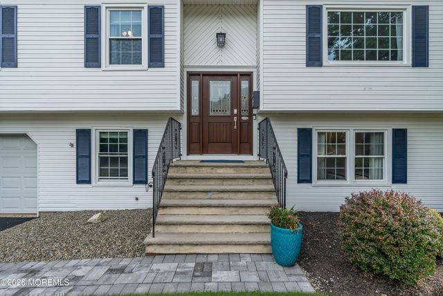 2 Colony Court, Hazlet, NJ 07730