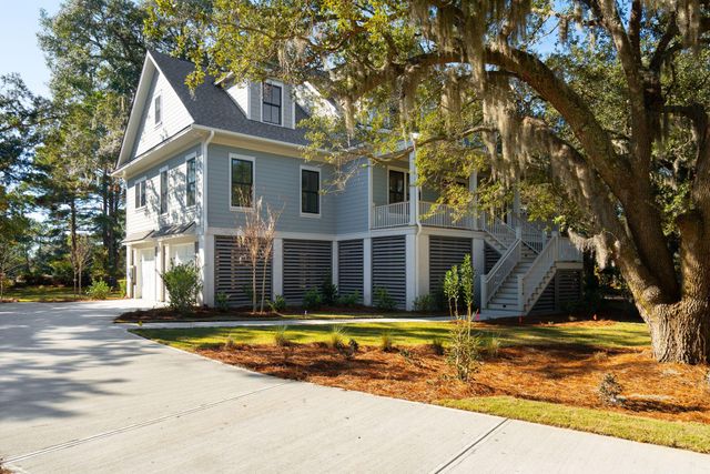 1574 Headquarters Plantation Drive, Johns Island, SC 29455