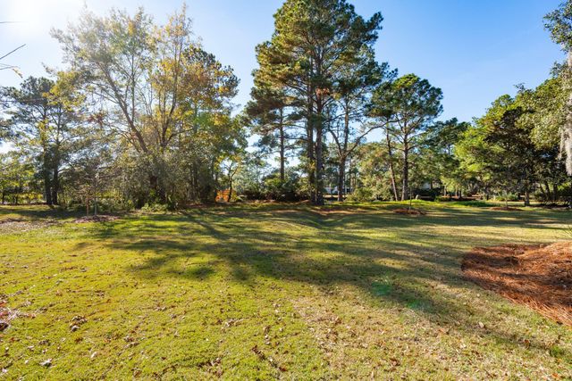 1574 Headquarters Plantation Drive, Johns Island, SC 29455