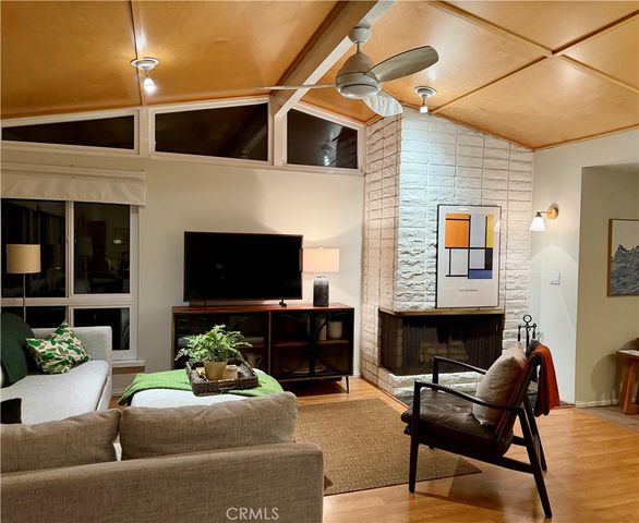 636 N Palm Avenue, Upland, CA 91786