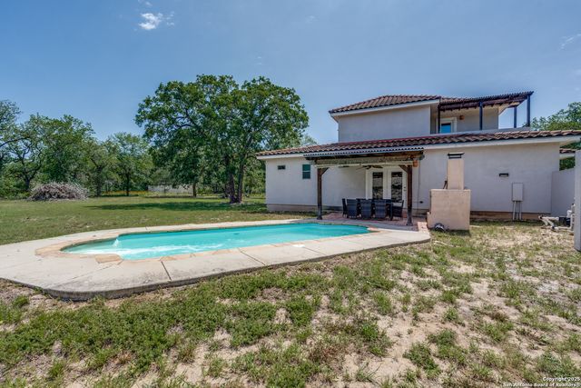 378 Rosewood, La Vernia, TX 78121