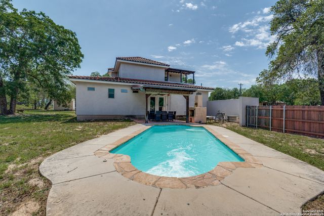 378 Rosewood, La Vernia, TX 78121