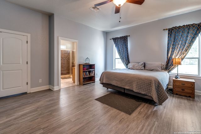378 Rosewood, La Vernia, TX 78121