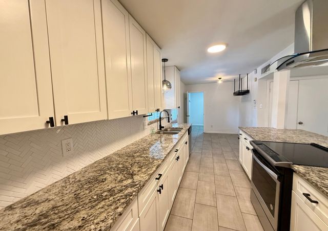 8506 Londonderry Lane, Dallas, TX 75228