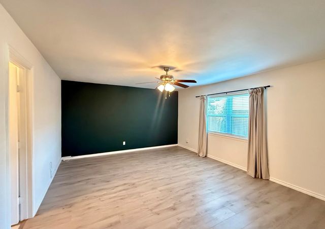 8506 Londonderry Lane, Dallas, TX 75228