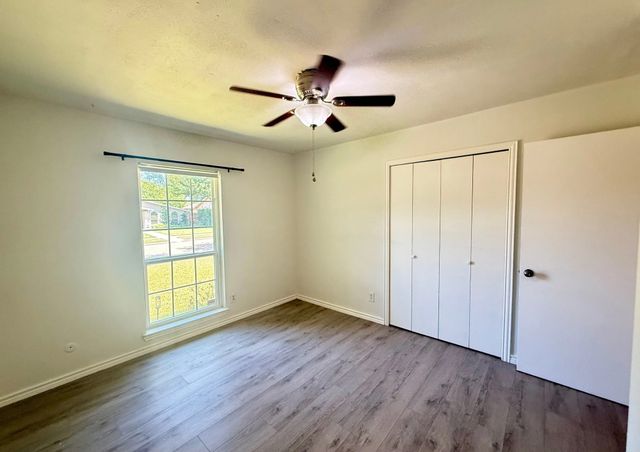 8506 Londonderry Lane, Dallas, TX 75228