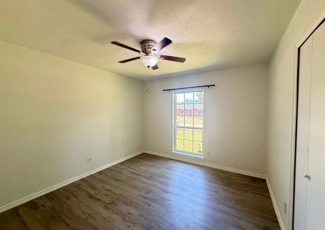 8506 Londonderry Lane, Dallas, TX 75228