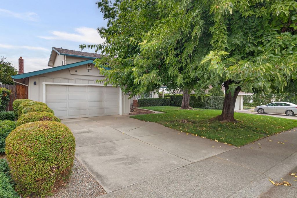 6744 Will Rogers Dr, Fair Oaks, CA 95628