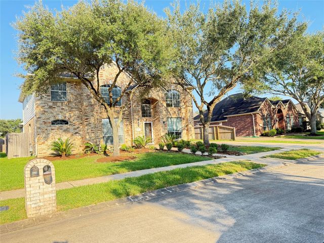 3808 Travis Lake Court, Pearland, TX 77581