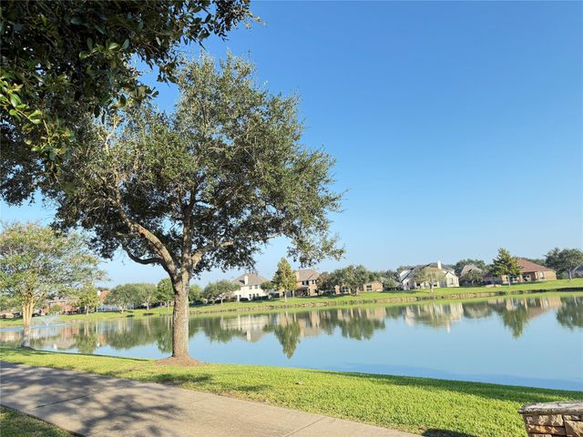 3808 Travis Lake Court, Pearland, TX 77581