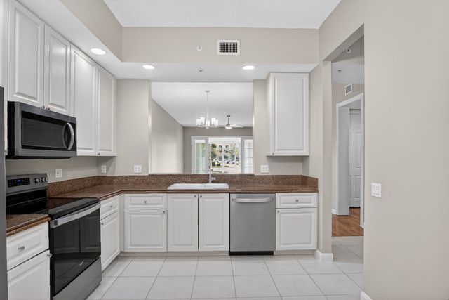 37 E Harbour Isle Dr Drive E 106, Fort Pierce, FL 34949