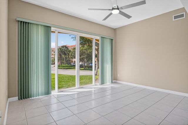37 E Harbour Isle Dr Drive E 106, Fort Pierce, FL 34949