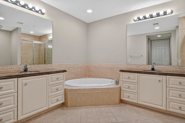 37 E Harbour Isle Dr Drive E 106, Fort Pierce, FL 34949