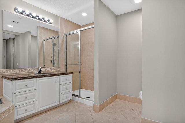 37 E Harbour Isle Dr Drive E 106, Fort Pierce, FL 34949