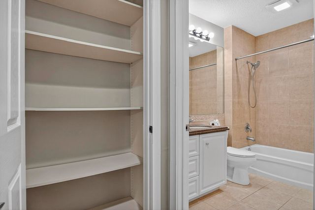 37 E Harbour Isle Dr Drive E 106, Fort Pierce, FL 34949