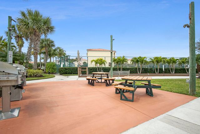 37 E Harbour Isle Dr Drive E 106, Fort Pierce, FL 34949