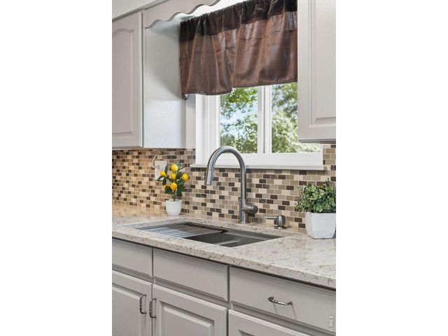 1040 White Elm Dr, Loveland, CO 80538