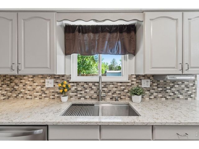 1040 White Elm Dr, Loveland, CO 80538