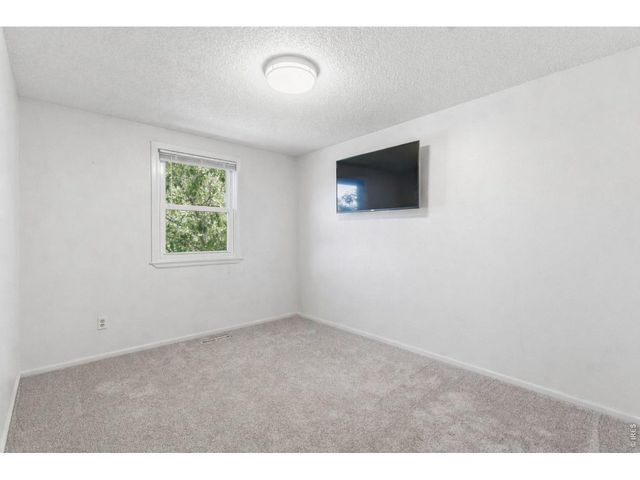 1040 White Elm Dr, Loveland, CO 80538
