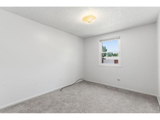 1040 White Elm Dr, Loveland, CO 80538