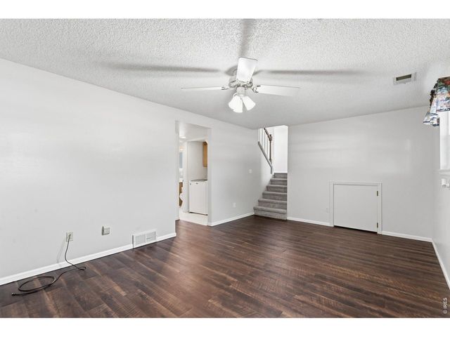 1040 White Elm Dr, Loveland, CO 80538