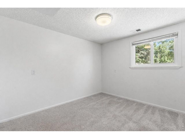 1040 White Elm Dr, Loveland, CO 80538