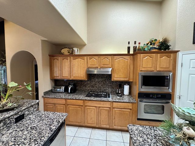 6035 LAGUNA VISTA Drive, El Paso, TX 79932