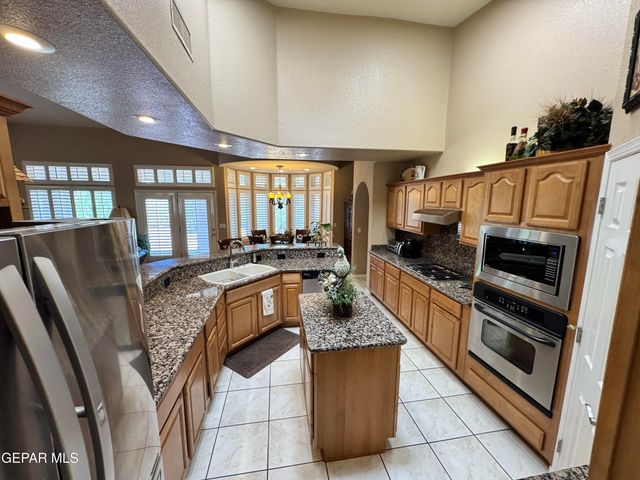 6035 LAGUNA VISTA Drive, El Paso, TX 79932