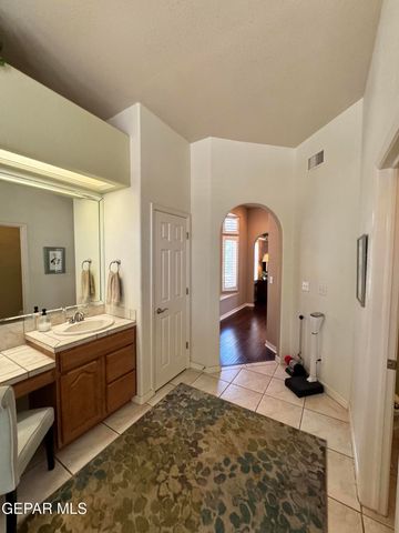 6035 LAGUNA VISTA Drive, El Paso, TX 79932
