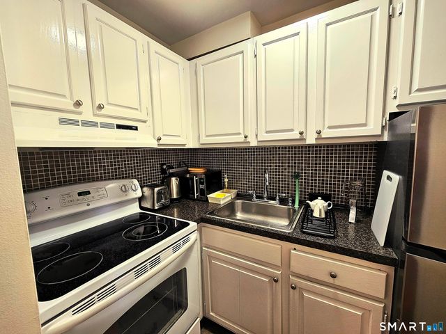 100 York Street 17K, New Haven, CT 06511