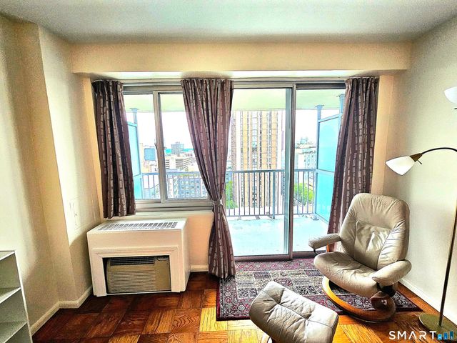 100 York Street 17K, New Haven, CT 06511