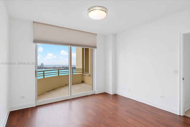 888 Brickell Key 2510, Miami, FL 33131