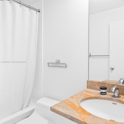 888 Brickell Key 2510, Miami, FL 33131