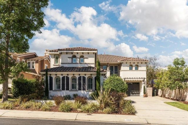 950 Baylor Drive, San Marcos, CA 92078