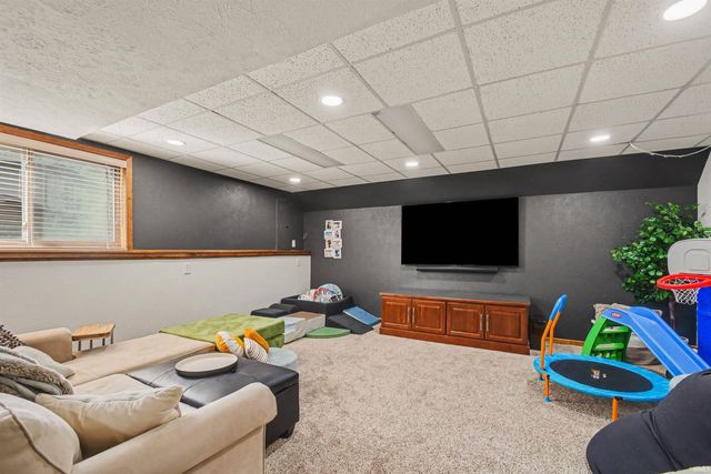 17827 Fox Den Drive, Granger, IN 46530