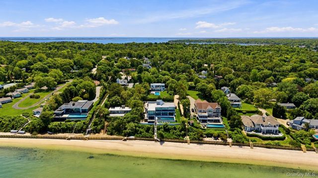 8 Old North Highway A, Hampton Bays, NY 11946
